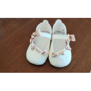 Scarpe bimba con nastrino rosa